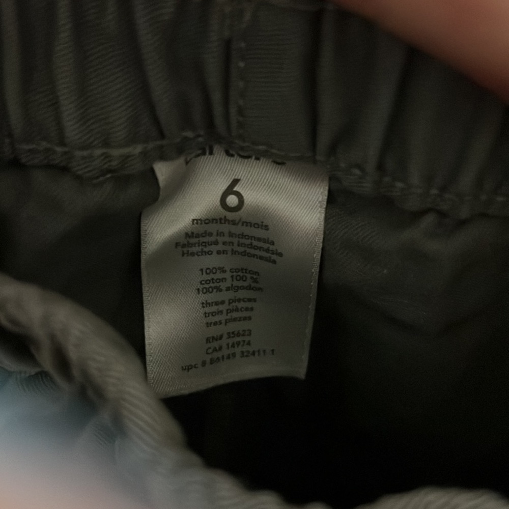 Carter’s boys outfit size 6 months - Picture 7 of 7